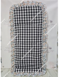 Funda Universal Vichy Negro Mediano con volante a todo alrededor en tejido de flores otoñales-c