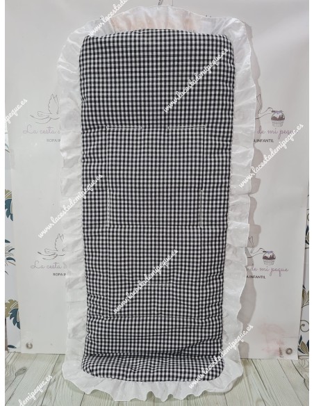 Funda Universal Vichy Negro cuadro Pequeño con volante a todo alrededor en plumeti blanco