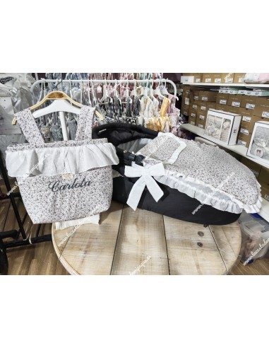 Pack Bolso, Cubrecapazo, Colchoneta Capazo y Colcha Capazo Flores Morado y Gris Combi Plumeti Blanco