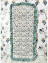Funda Universal Flores Otoñales Celeste Volante a todo alrededor en tejido Waffle Verde jade