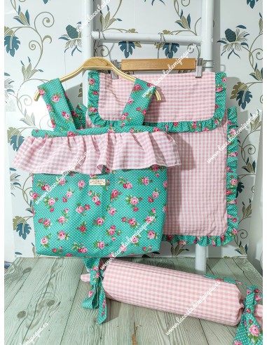 Pack Bolso Pocket, Colcha Capazo y Cojín Vichy Rosa Cuadros-P y Flores Verde