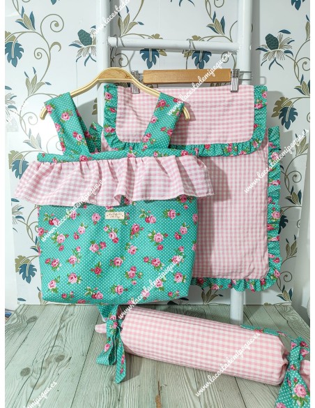 Pack Bolso Pocket, Colcha Capazo y Cojín Vichy Rosa Cuadros-P y Flores Verde