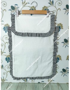 Colcha Capazo Universal Plumeti Blanco volantito alrededor vichy negro cuadro pequeño