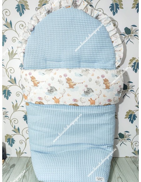 Saco Universal Waffle celeste Combinado con tejido de animalitos y globos
